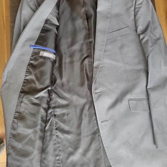 Light grey Kenneth Cole blazer - Picture 3 of 5